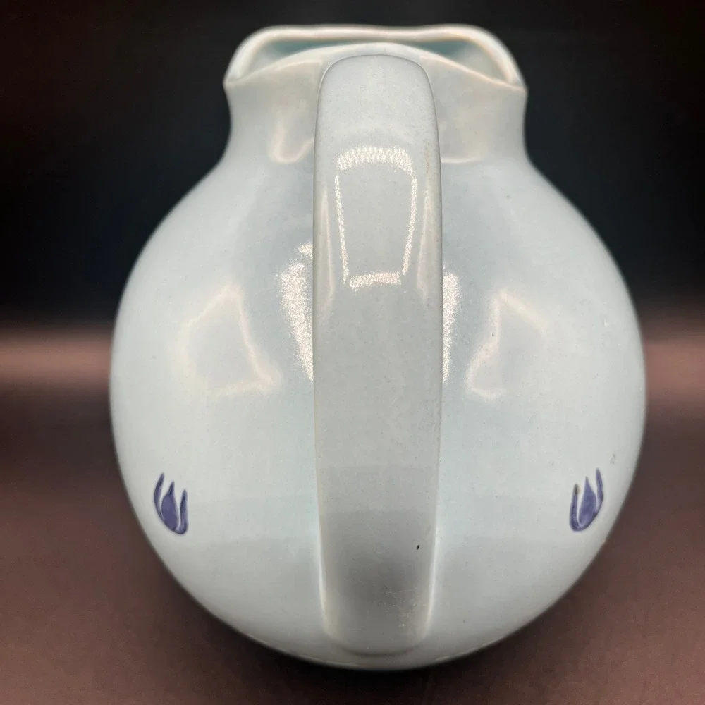 Blue USA Pottery‎ Farmhouse Tilt Ball Pitcher w/ Ice Lip 6.5